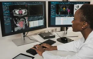 médecin analyse de radio